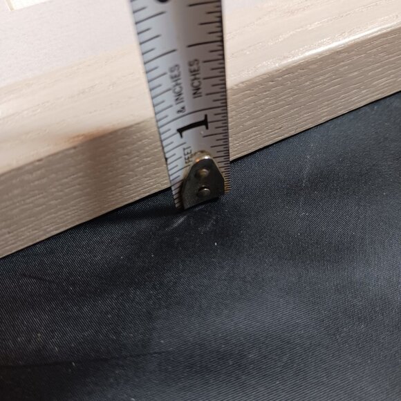 Vintage 80's Heart Wreath Monogram Stitch "R" Sign 9in x 9in - Picture 7 of 8